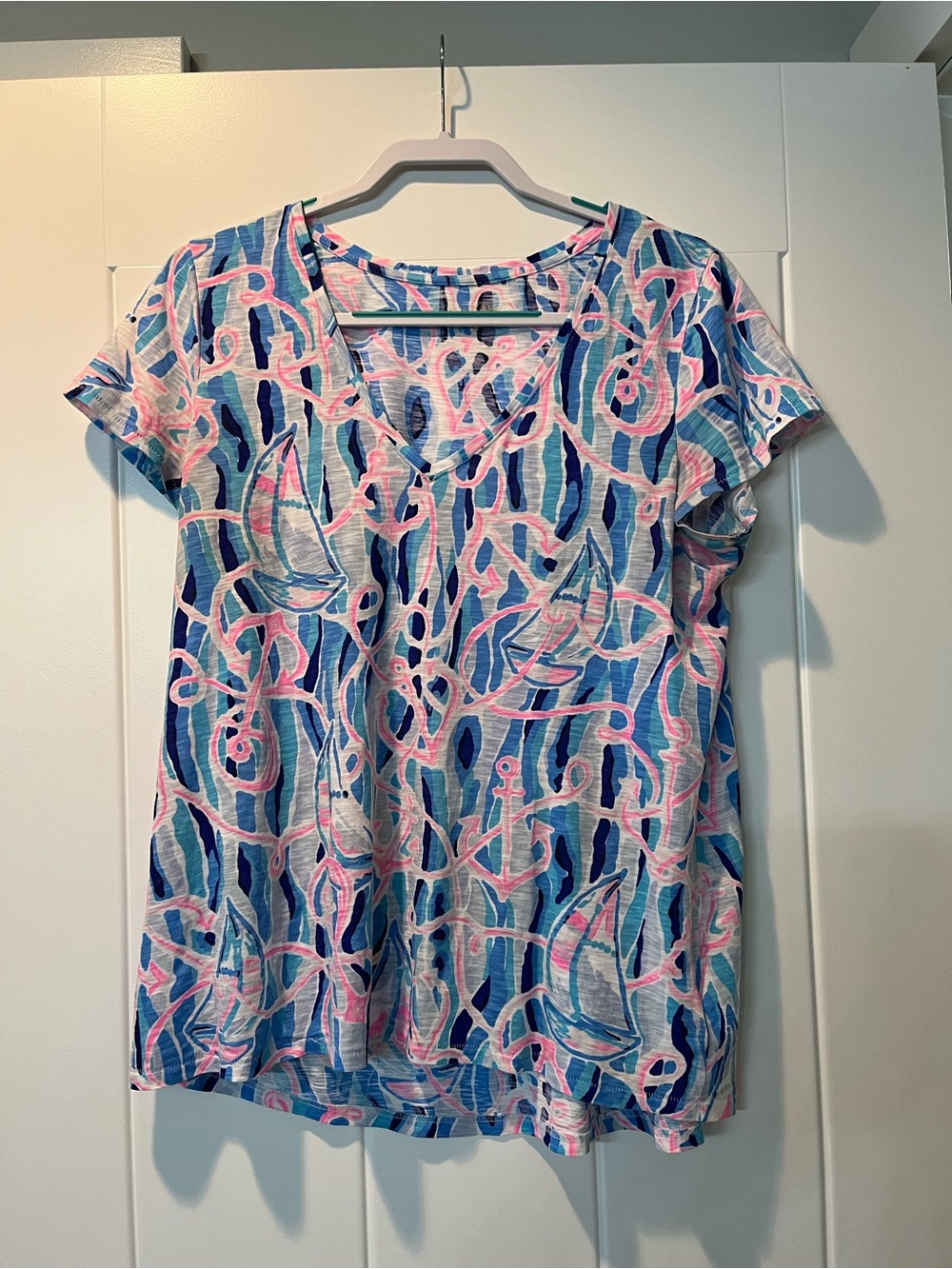 Lilly Pulitzer Etta v-neck in reel nauti